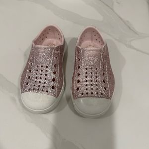 Pink Sparkle Natives - Size 7